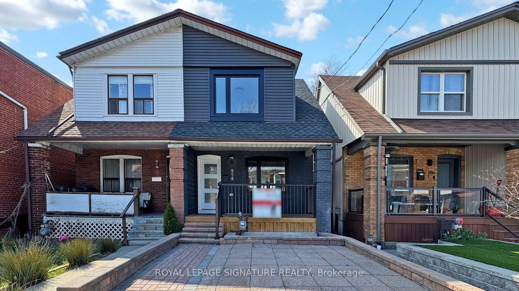 Photo of 914 Broadview Avenue, Toronto, ON M4K 2R1 (MLS # E12432832)
