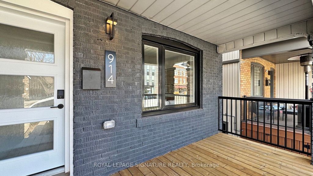 Photo of 914 Broadview Avenue, Toronto, ON M4K 2R1 (MLS # E12432832)