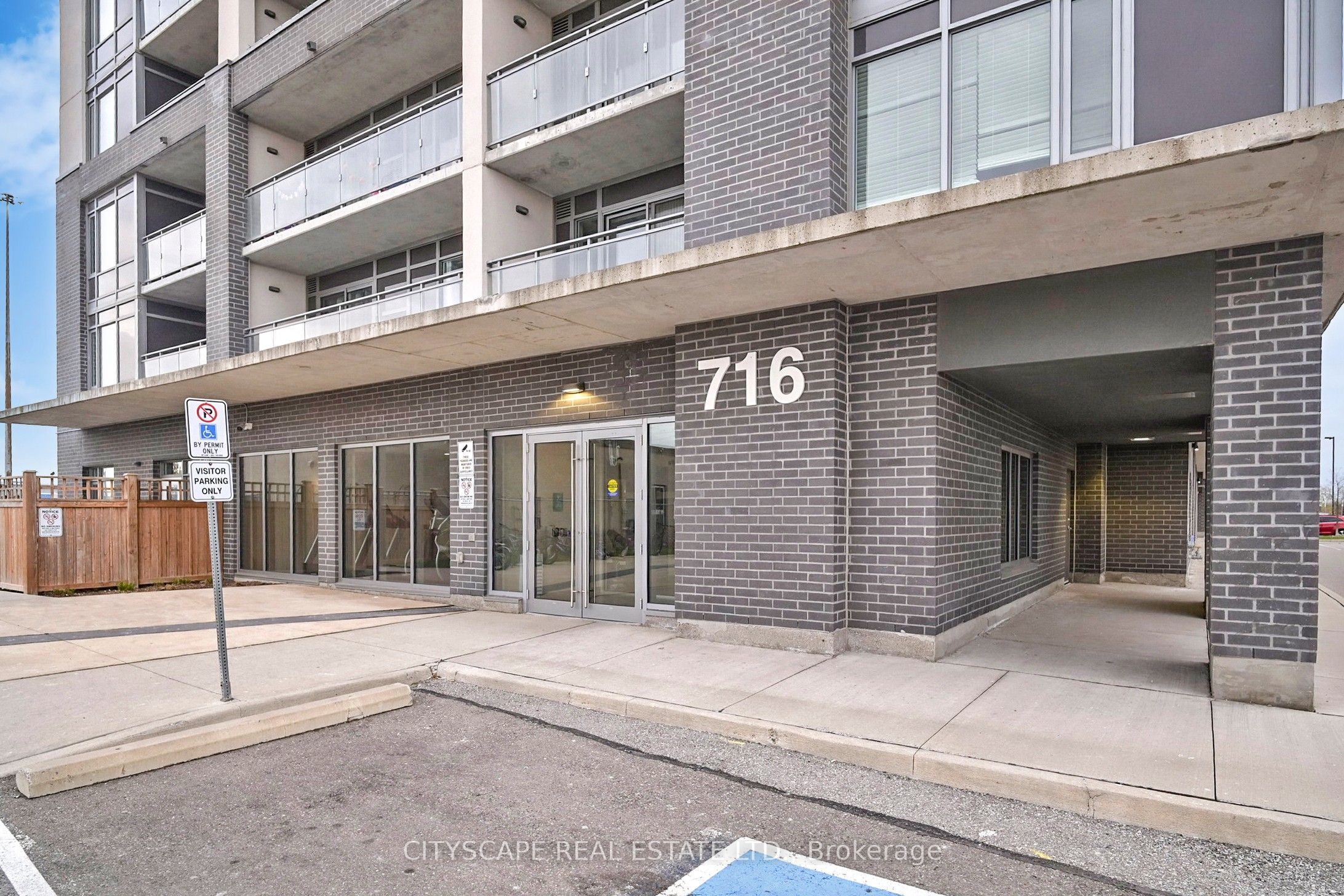 716 Main Street E 1008