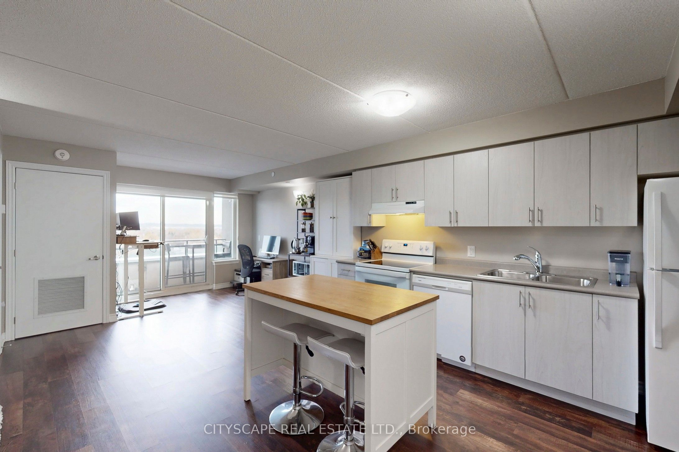 716 Main Street E 1008