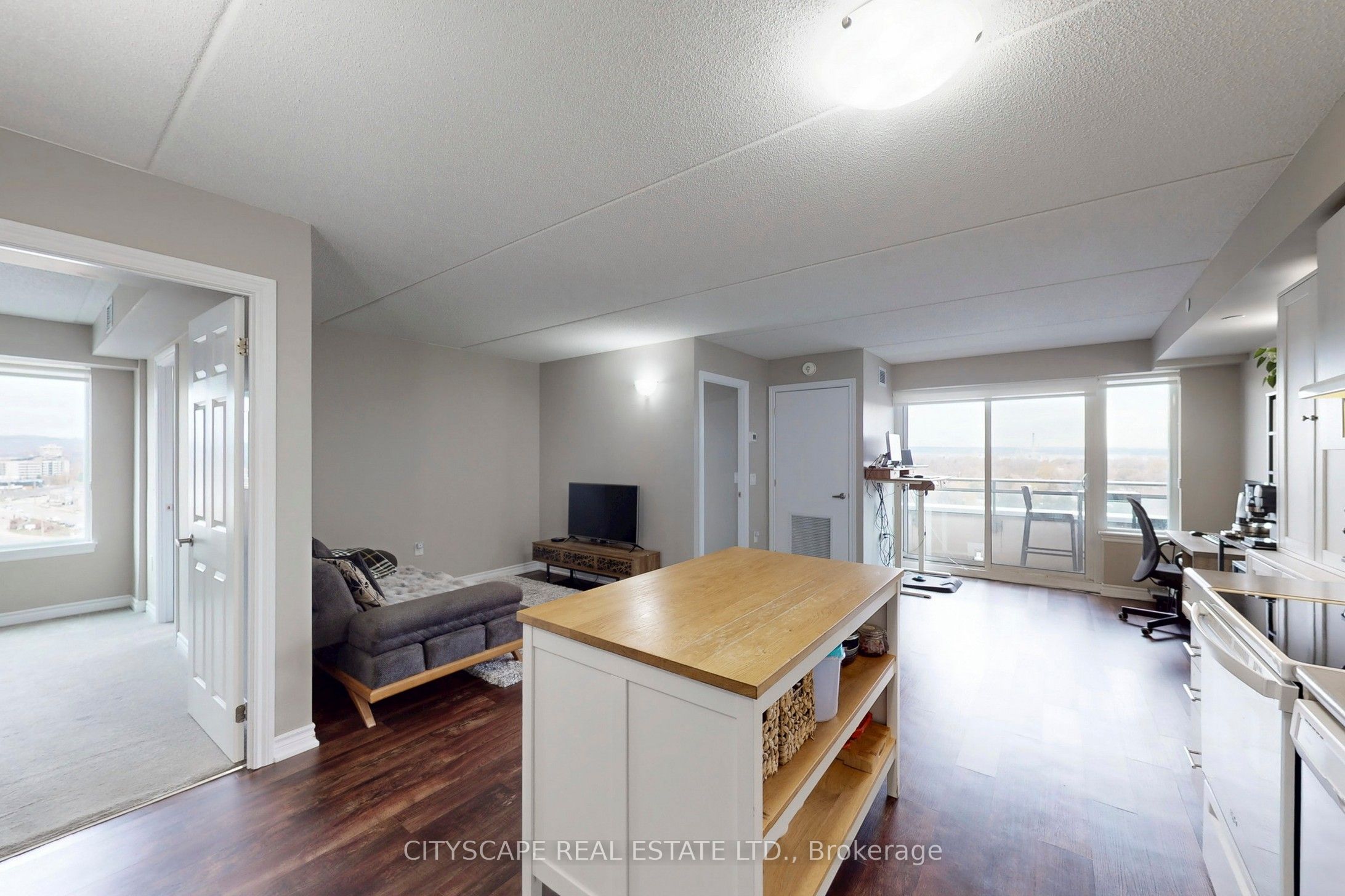 716 Main Street E 1008