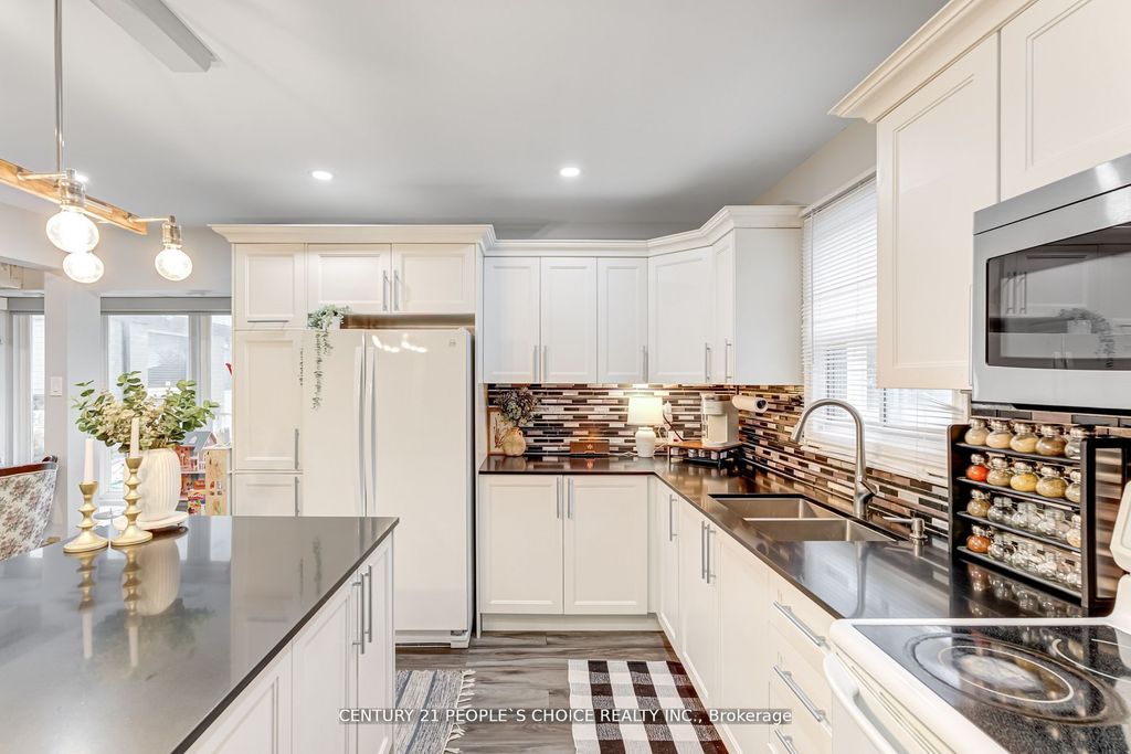 Photo of 13 Jeffrey Street, Brampton, ON L6S 2M9 (MLS # W12751822)