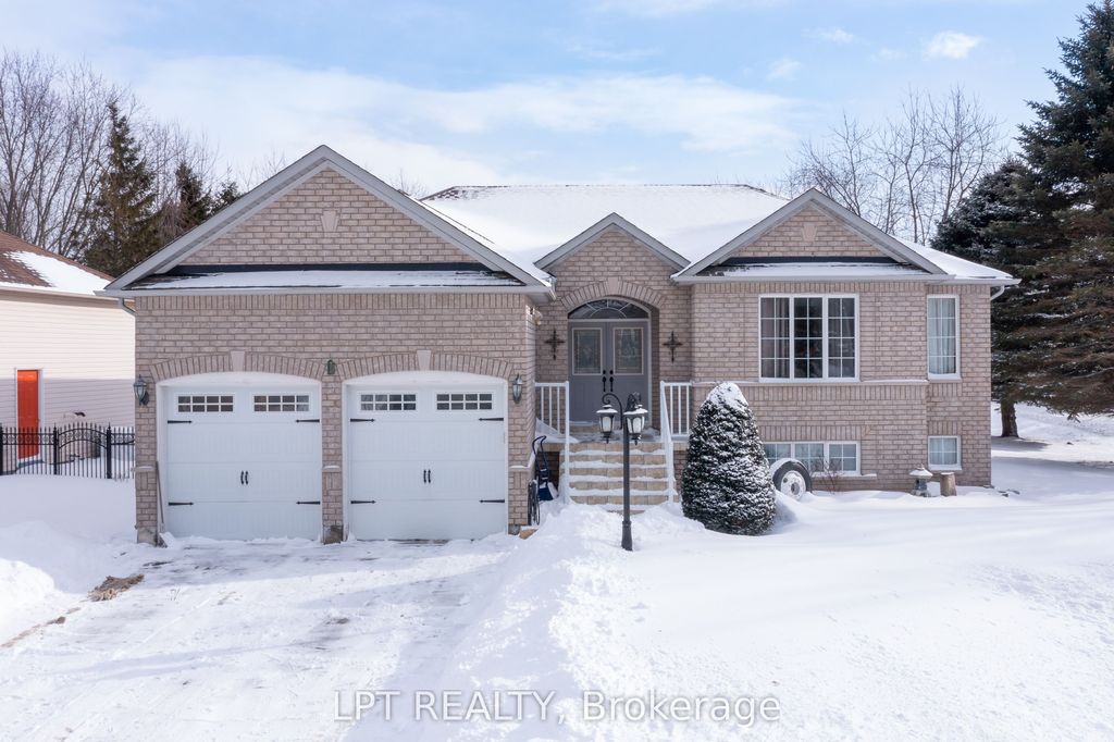 Photo of 1 Bay Court, Wasaga Beach, ON L9Z 1P7 (MLS # S12722906)