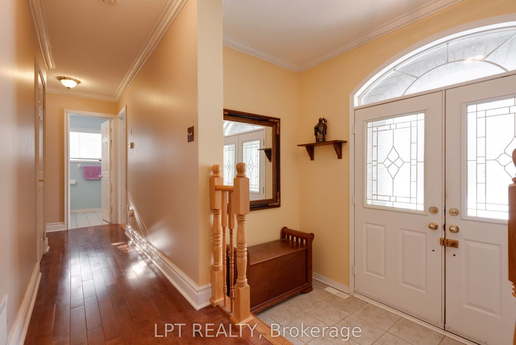 Photo of 1 Bay Court, Wasaga Beach, ON L9Z 1P7 (MLS # S12722906)