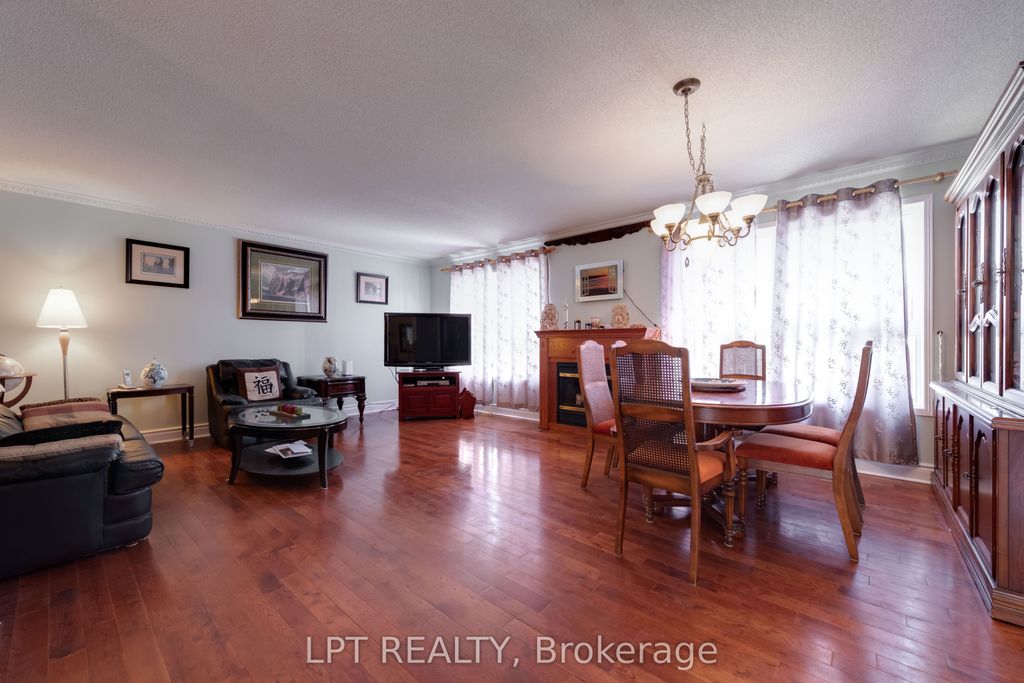 Photo of 1 Bay Court, Wasaga Beach, ON L9Z 1P7 (MLS # S12722906)