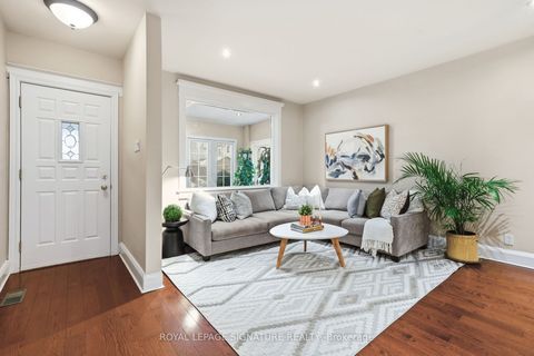 162 Kingsmount Park Road Toronto ON M4L 3L8