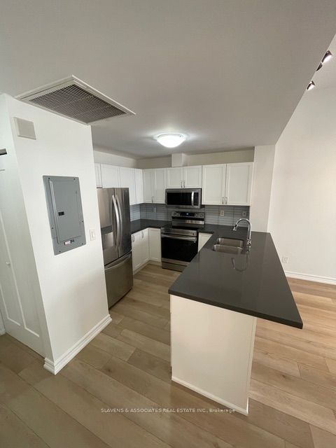 4198 Dundas Street W 307