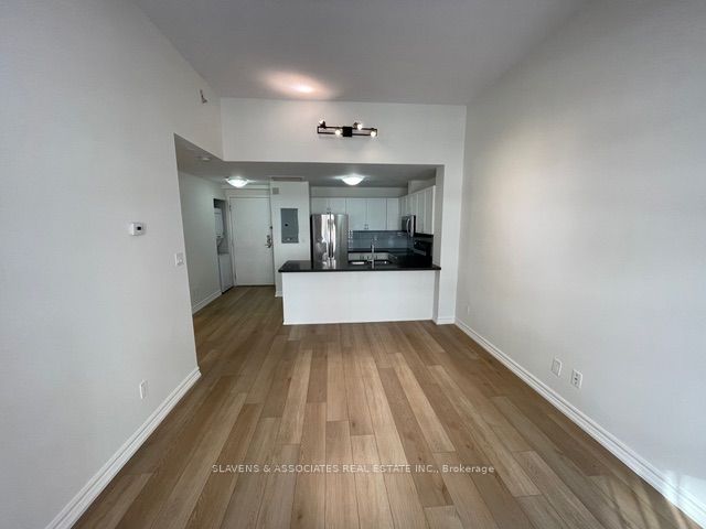 4198 Dundas Street W 307