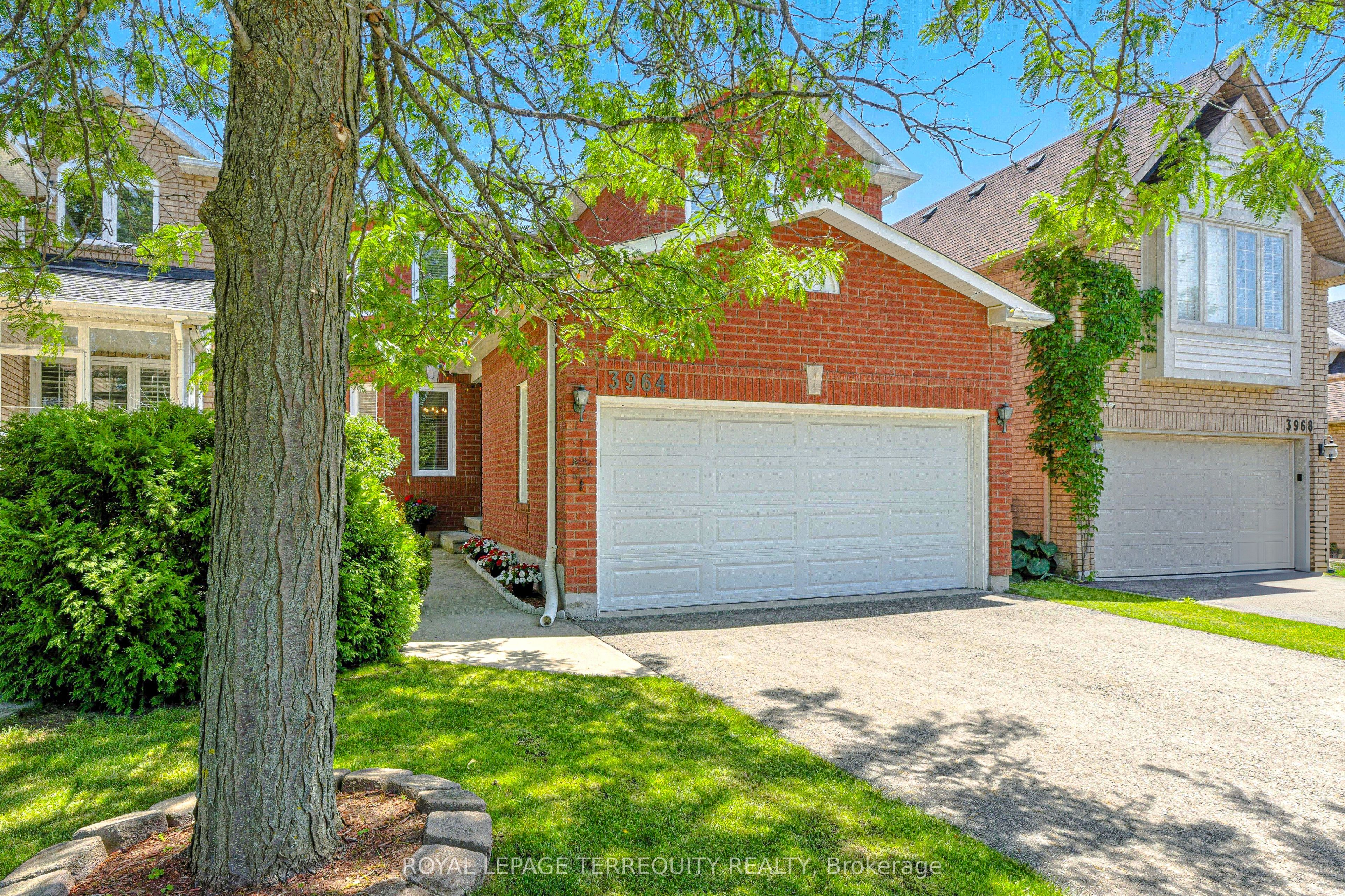 3964 Honey Locust Trail