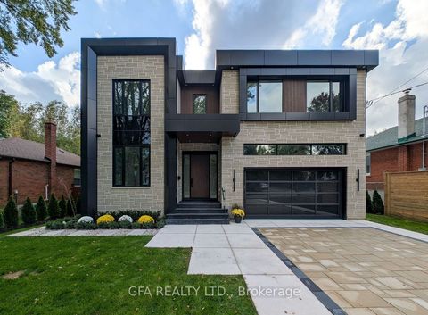 1526 Garnet Avenue Mississauga ON L5G 4C8