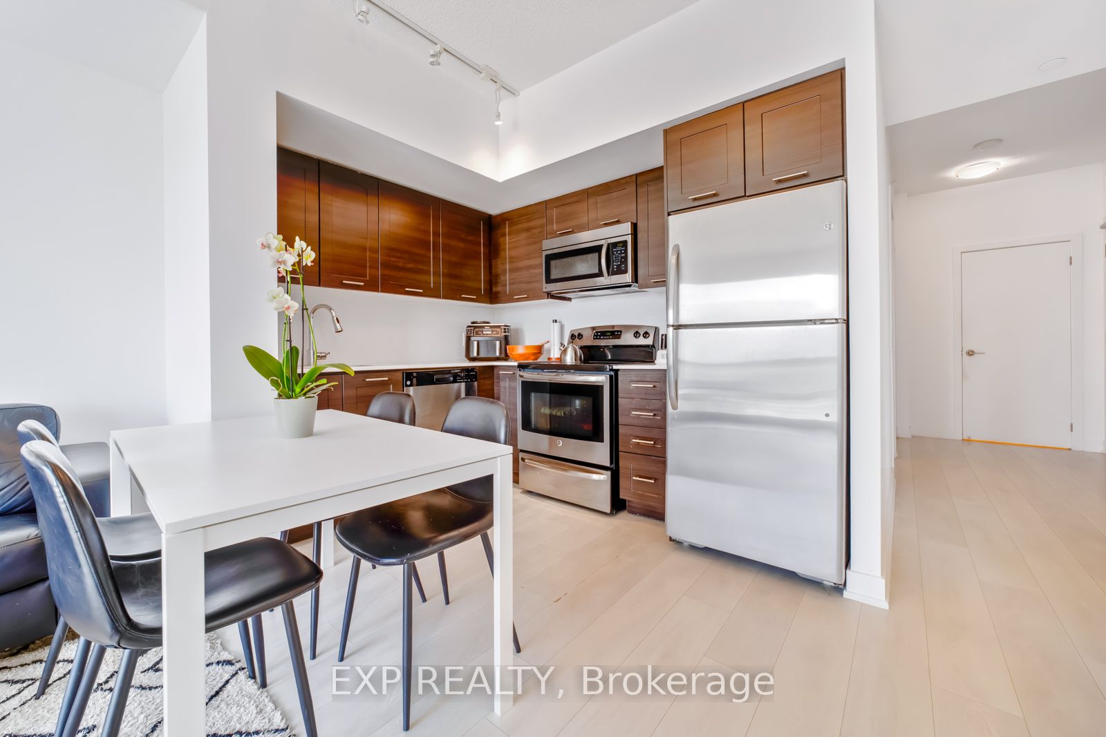 2212 Lake Shore Boulevard W 2509