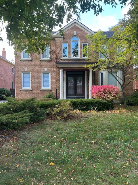 18 Theobalds Circle Richmond Hill ON L4C 9C7