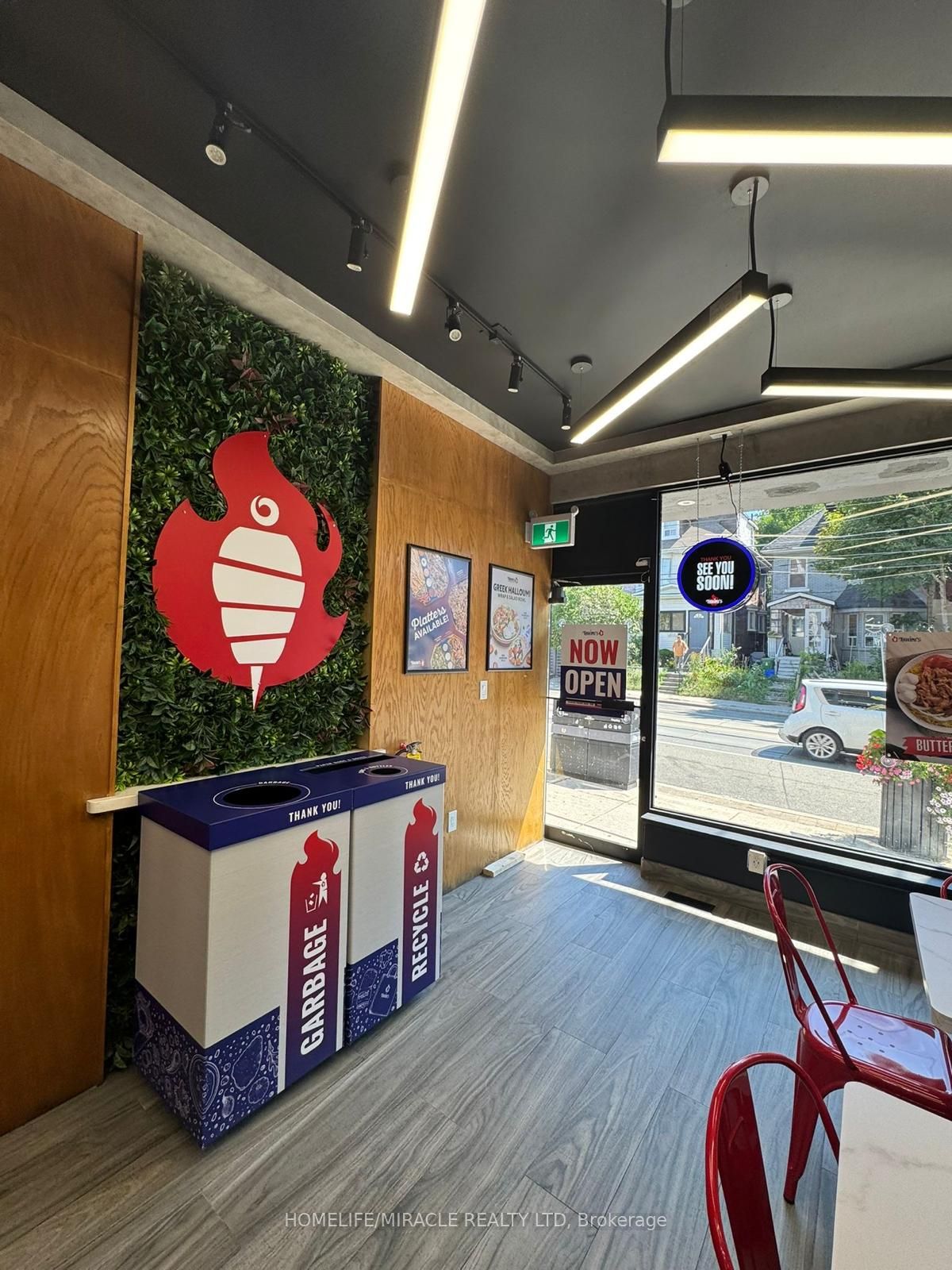 1660 Queen Street W