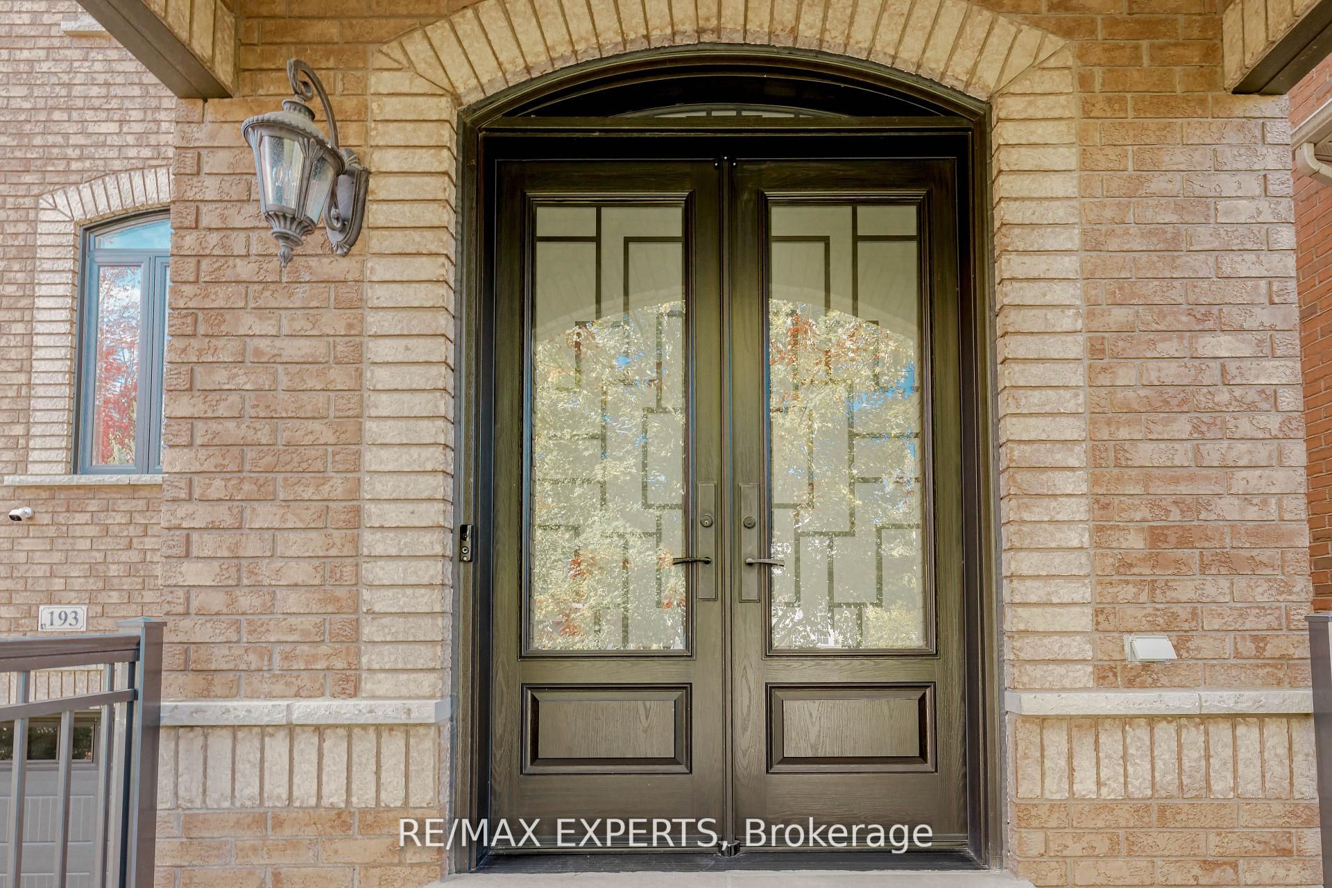 193 Fairlane Crescent