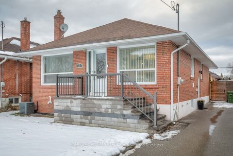 Photo of 3 Willowhurst Crescent, Toronto, ON M1R 3R7 (MLS # E12784072)