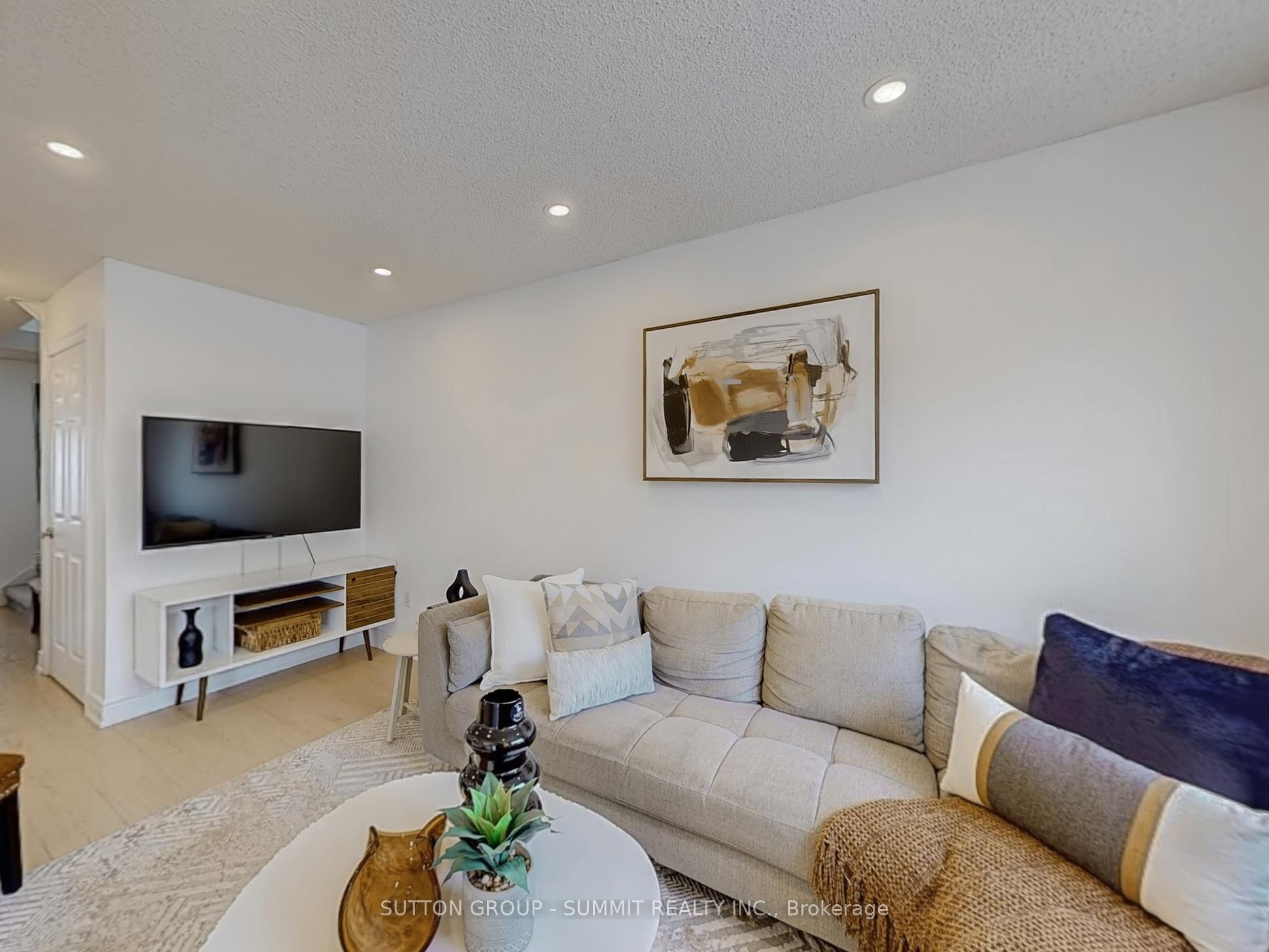 5139 Porter Street N