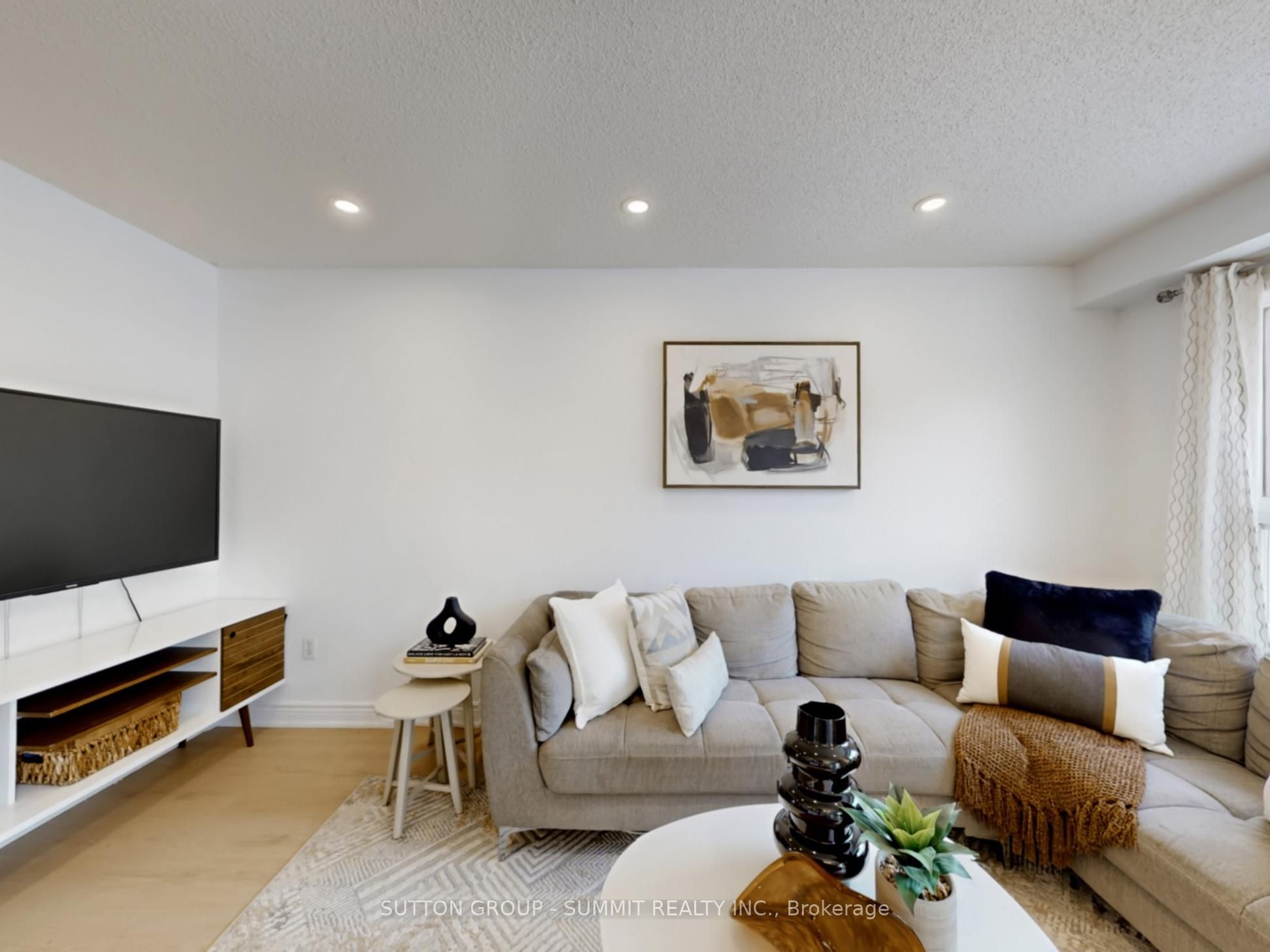 5139 Porter Street N