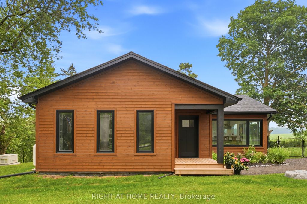 Photo of 17083 Warden Avenue, Whitchurch-Stouffville, ON L4A 2W1 (MLS # N13470438)