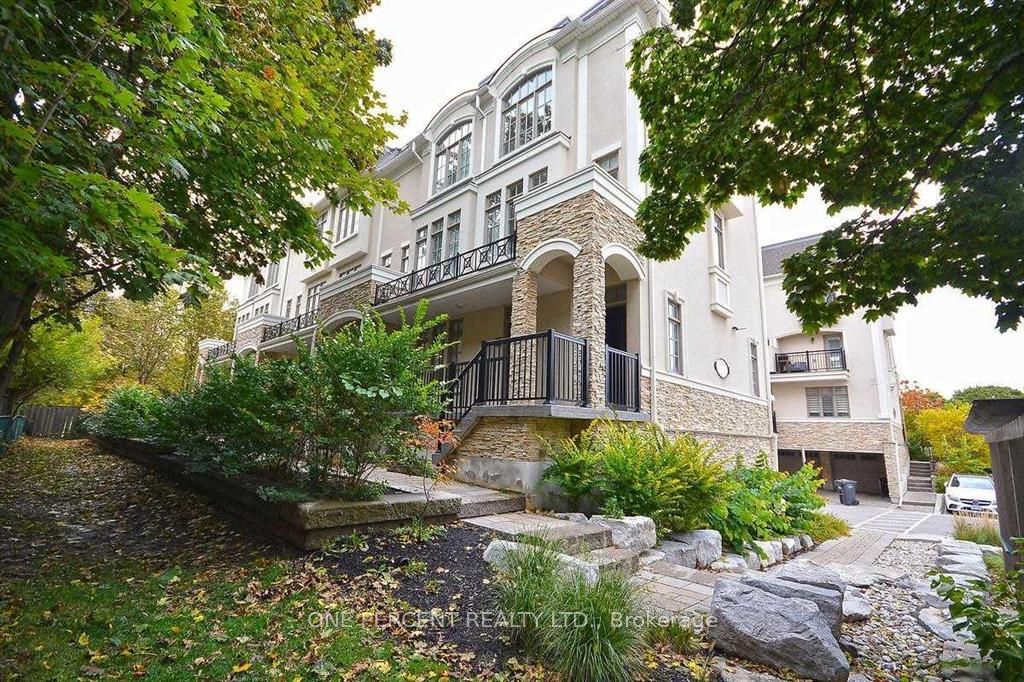 3077 Cawthra Road 12