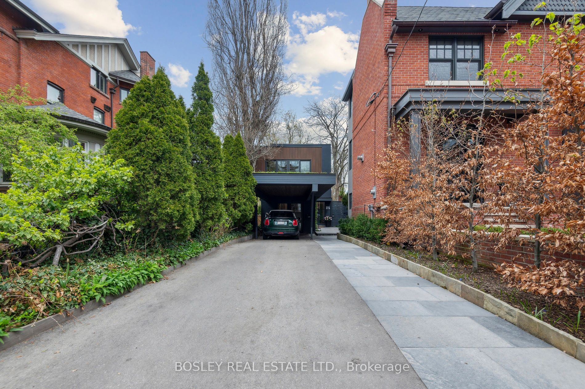 27 1/2 Dunbar Road