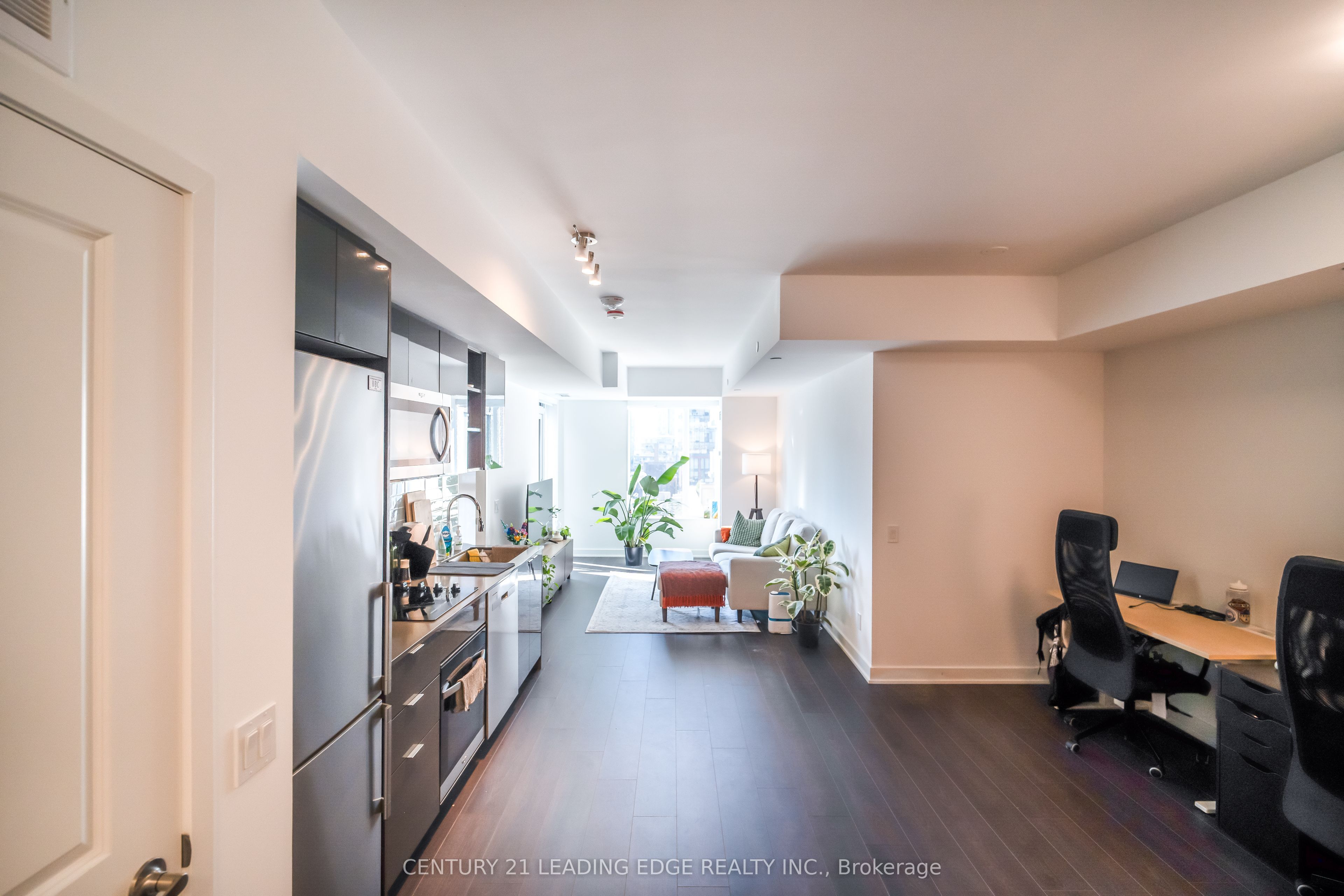 543 RICHMOND Street W 712