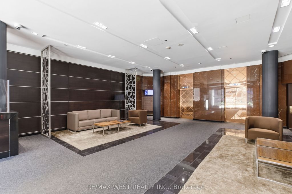 Photo of 55 Bloor Street E #1709, Toronto, ON M4W 3W6 (MLS # C13040086)