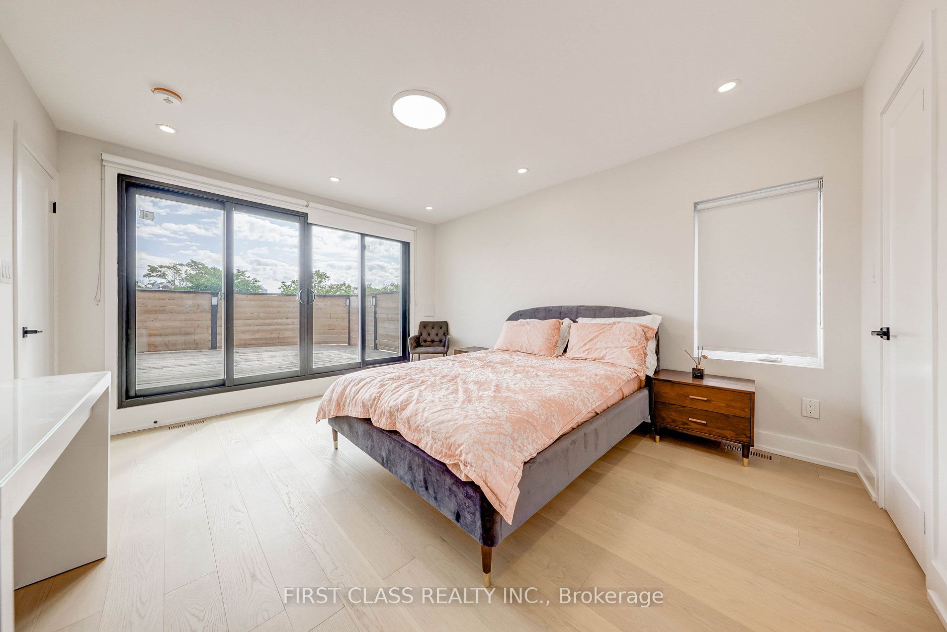 431 Roxton Road Ensuite 1
