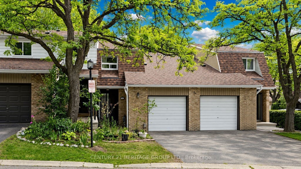 Photo of 27 Dunkeld Way, Markham, ON L3T 4Y8 (MLS # N13632568)