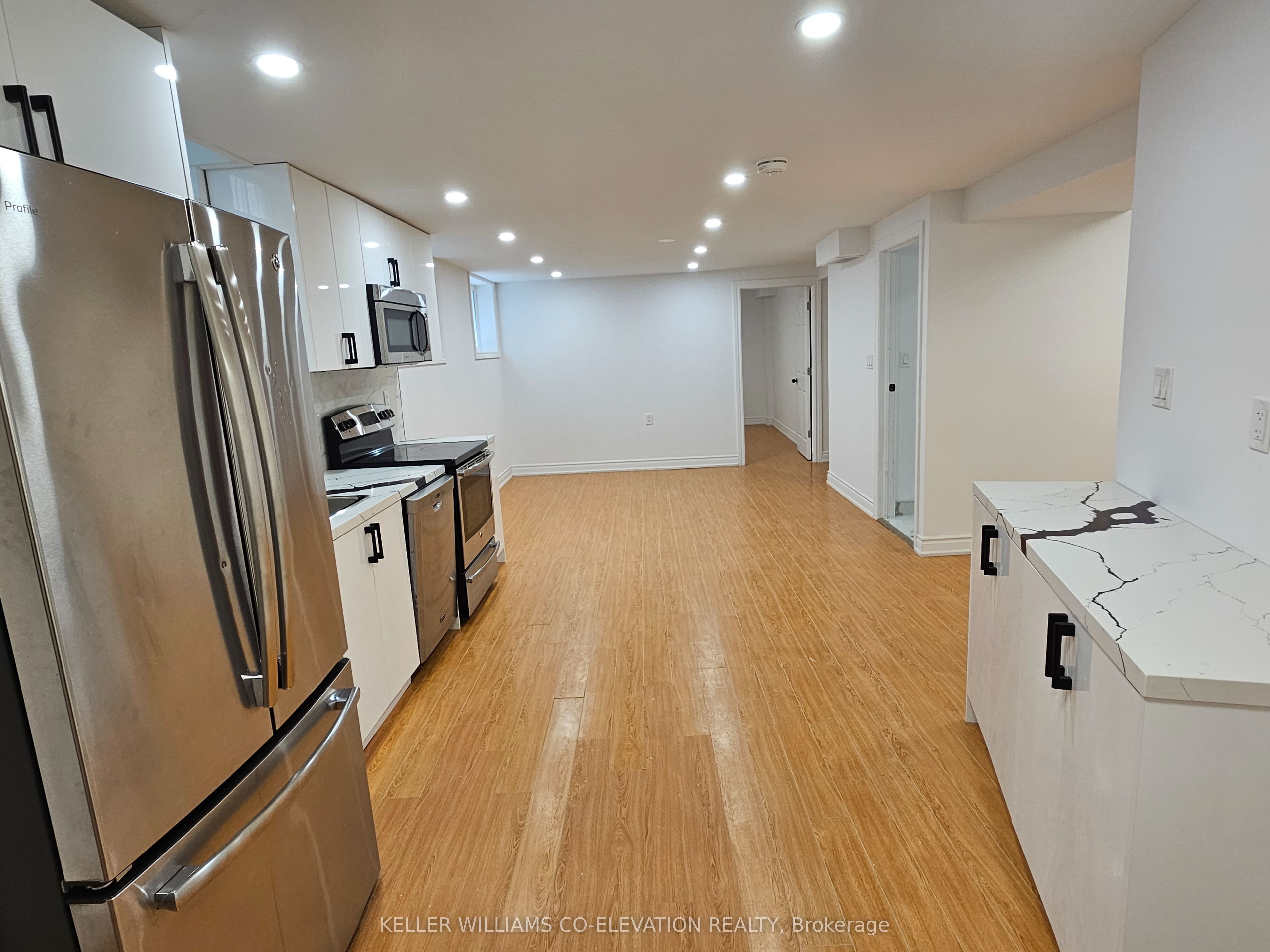 15 Rocksprings Avenue