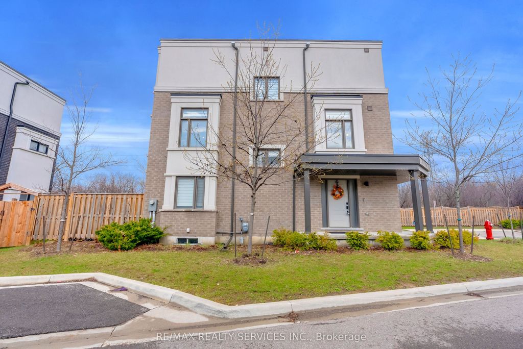 Photo of 1801 Mitoff Place, Mississauga, ON L4W 0E8 (MLS # W13066016)