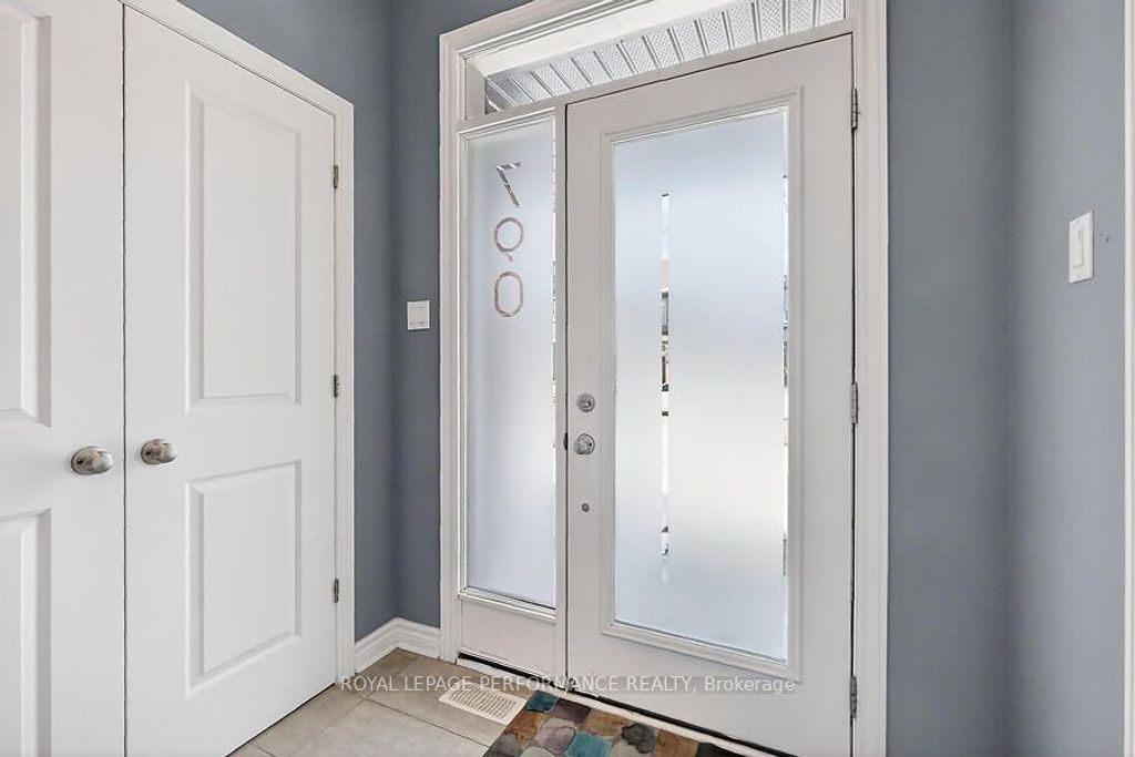 Photo of 790 Cairn Crescent, Orleans - Convent Glen and Area, ON K1W 0P7 (MLS # X12956658)