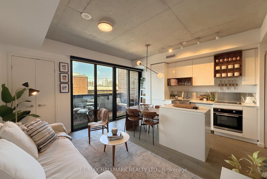 Photo of 383 Sorauren Avenue #313, Toronto, ON M6R 0A4 (MLS # W13769932)