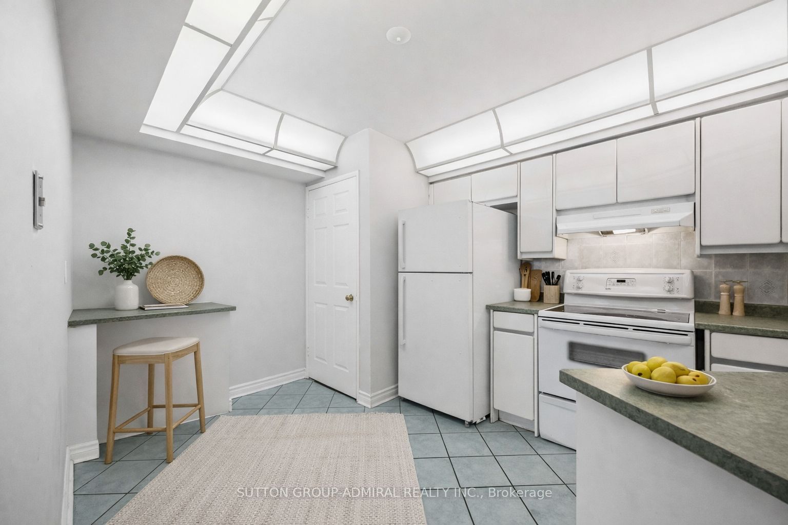 343 Clark Avenue W 506