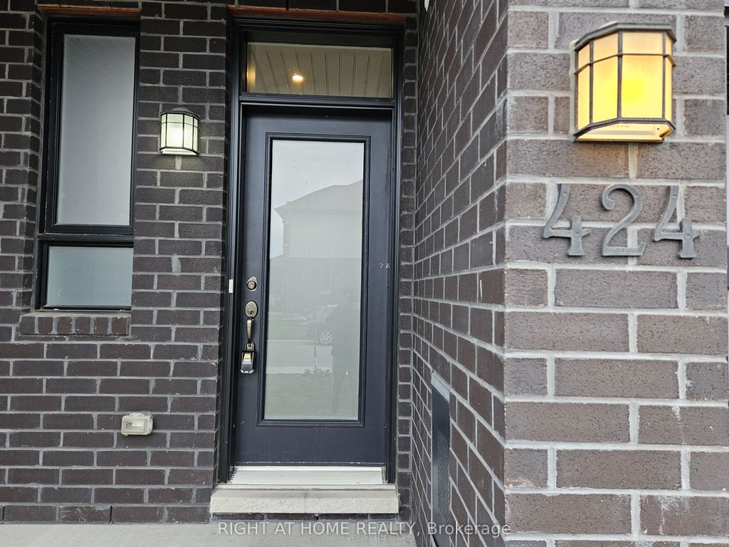 Photo of 424 Markdale Terrace S, Blossom Park - Airport and Area, ON K1X 0B2 (MLS # X13075176)