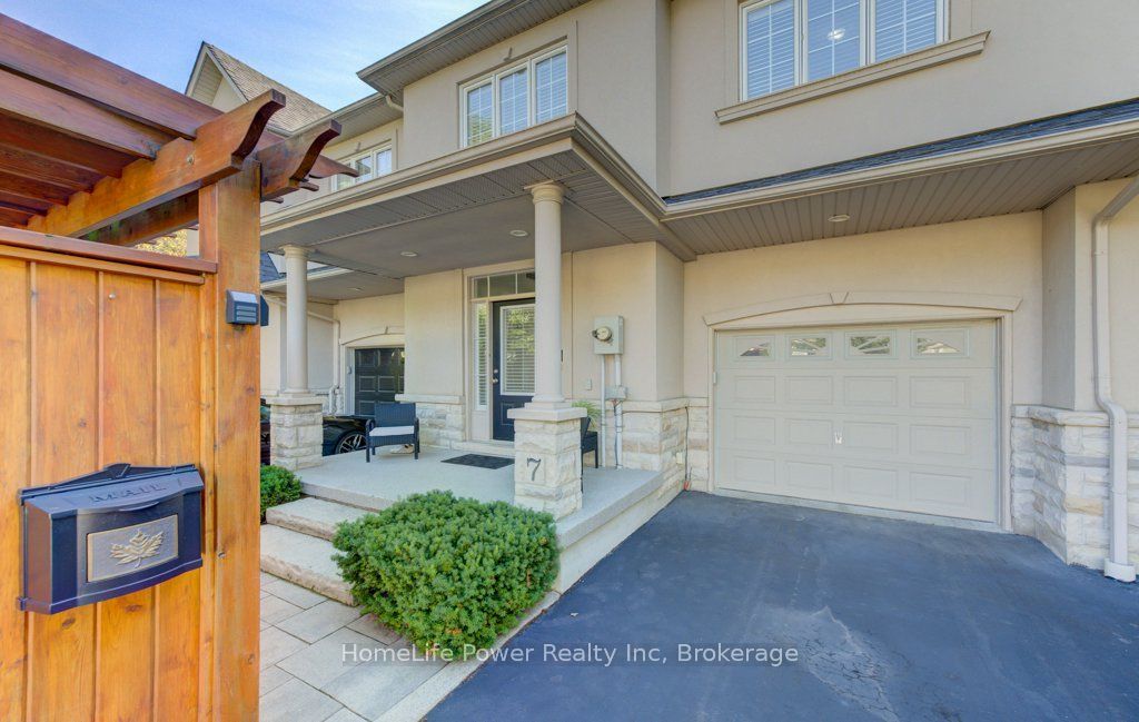 Photo of 455 Claridge Road #7, Burlington, ON L7N 2S1 (MLS # W13800530)