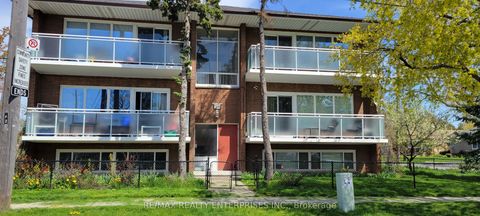 54 Rabbit Lane 5 Toronto ON M9B 5S7