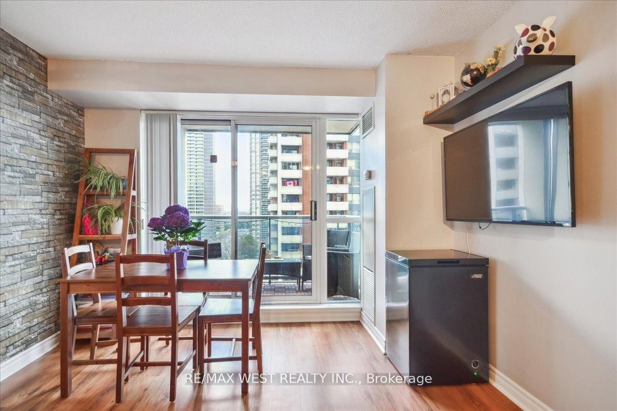 5 Michael Power Place 902