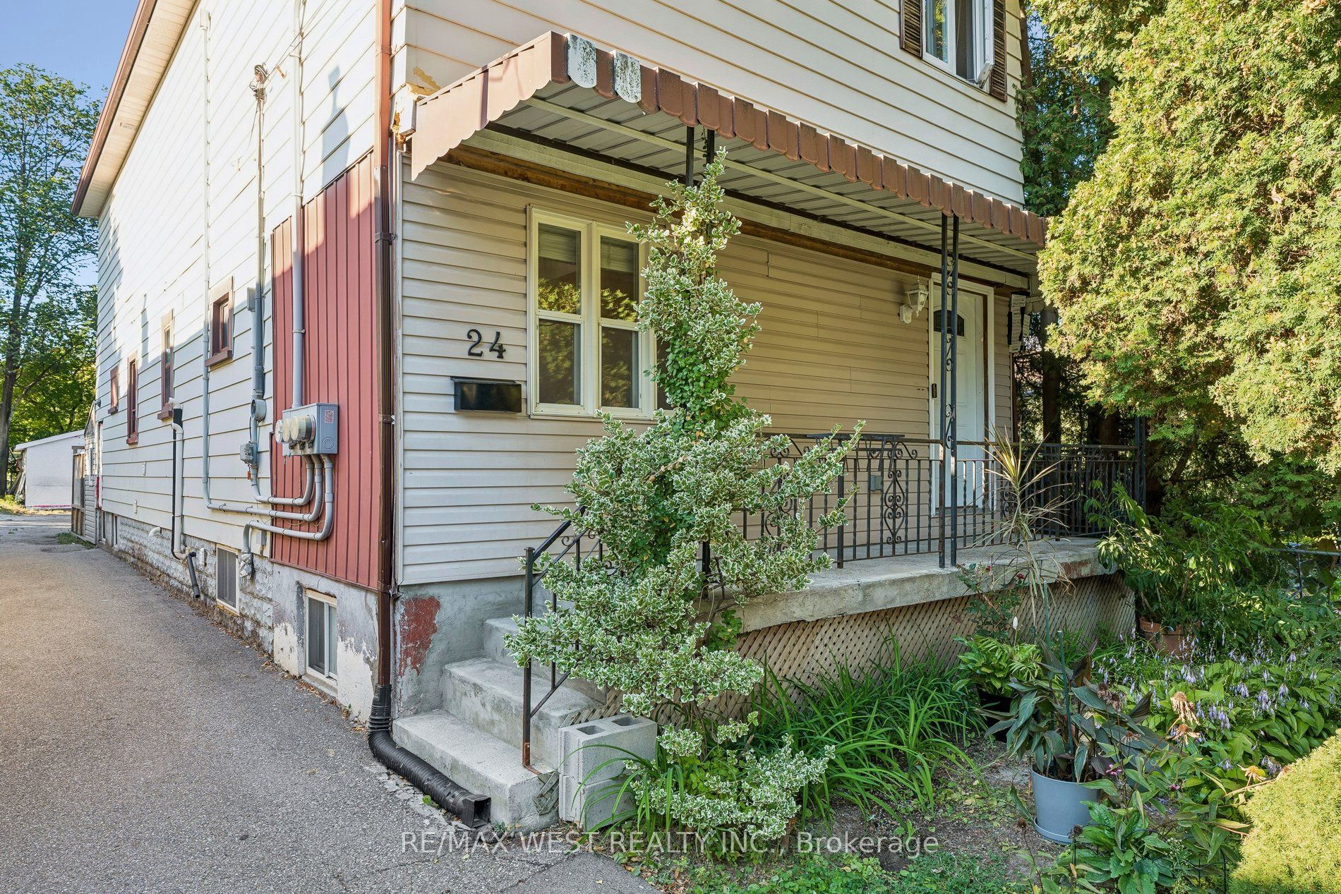 24 Victoria Street