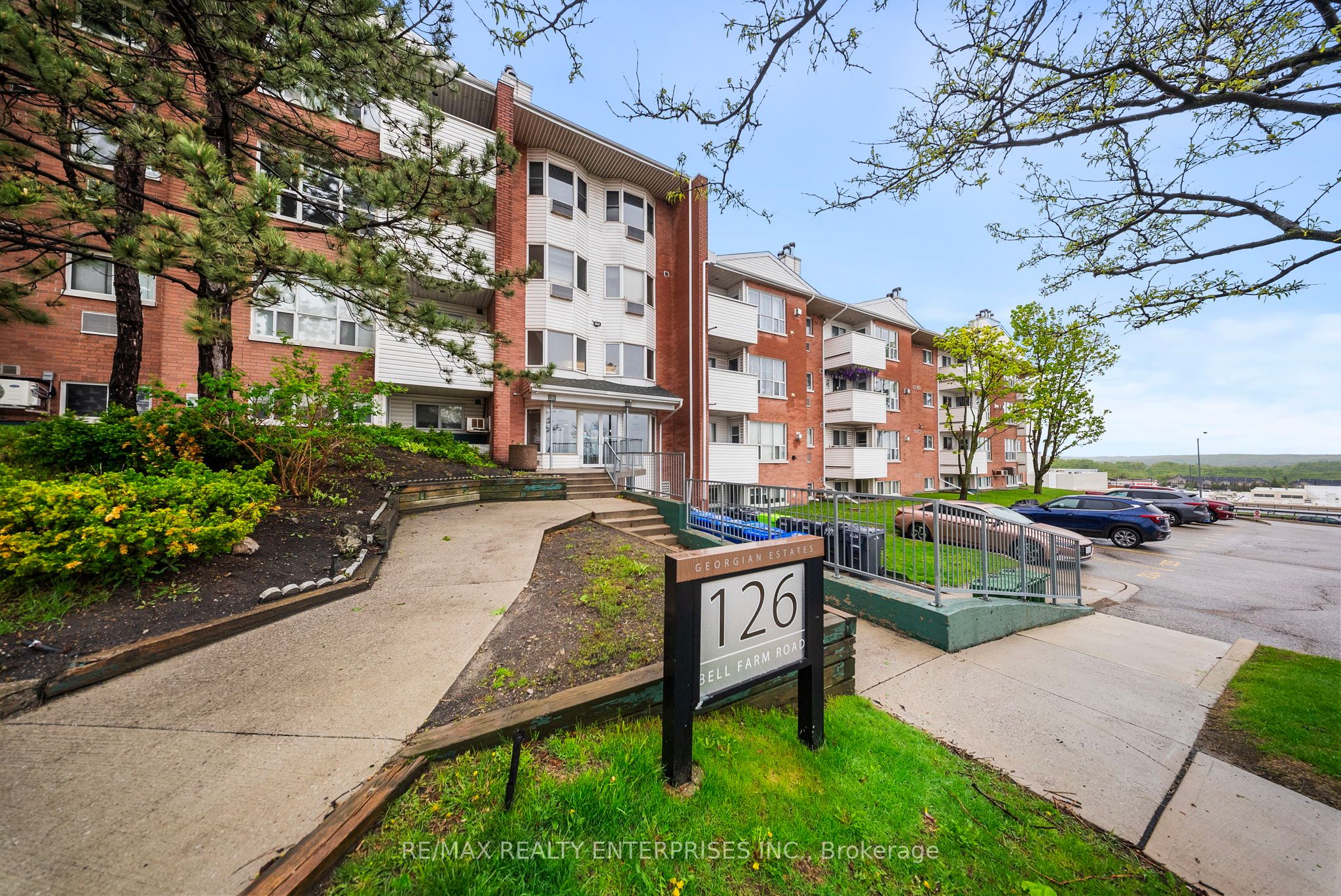 Photo 1 of 26 — 126 Bell Farm Road B04, Barrie, ON L4M 6J3