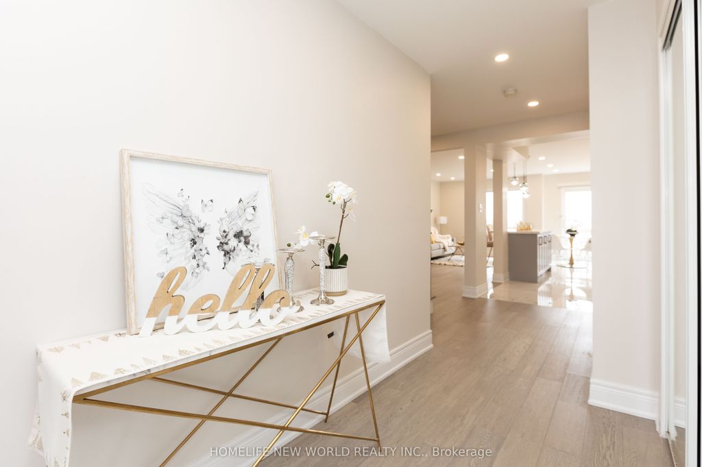 Photo of 164 Banbrooke Crescent, Newmarket, ON L3X 2W6 (MLS # N12988940)