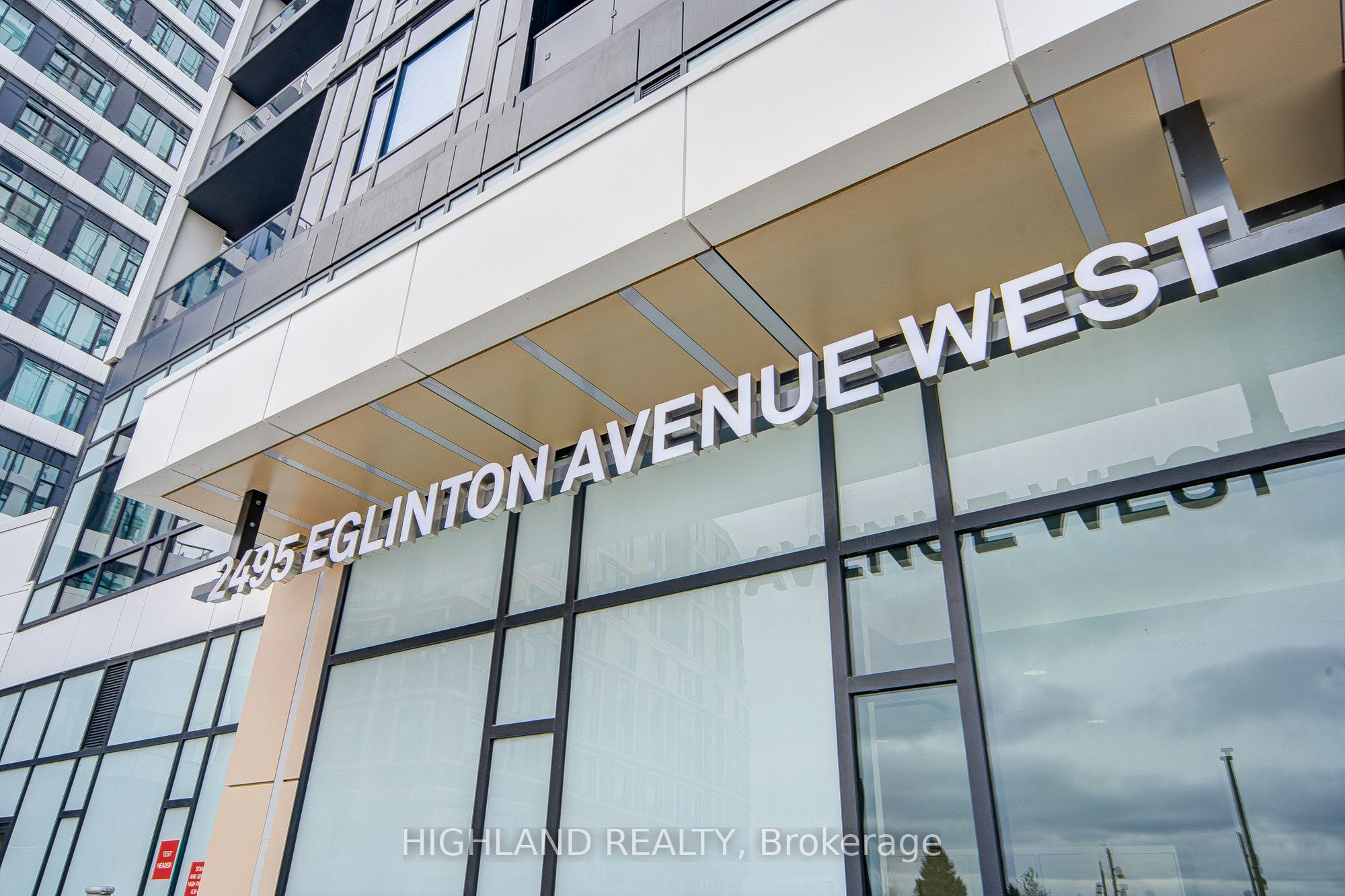 2495 Eglinton Avenue W 616