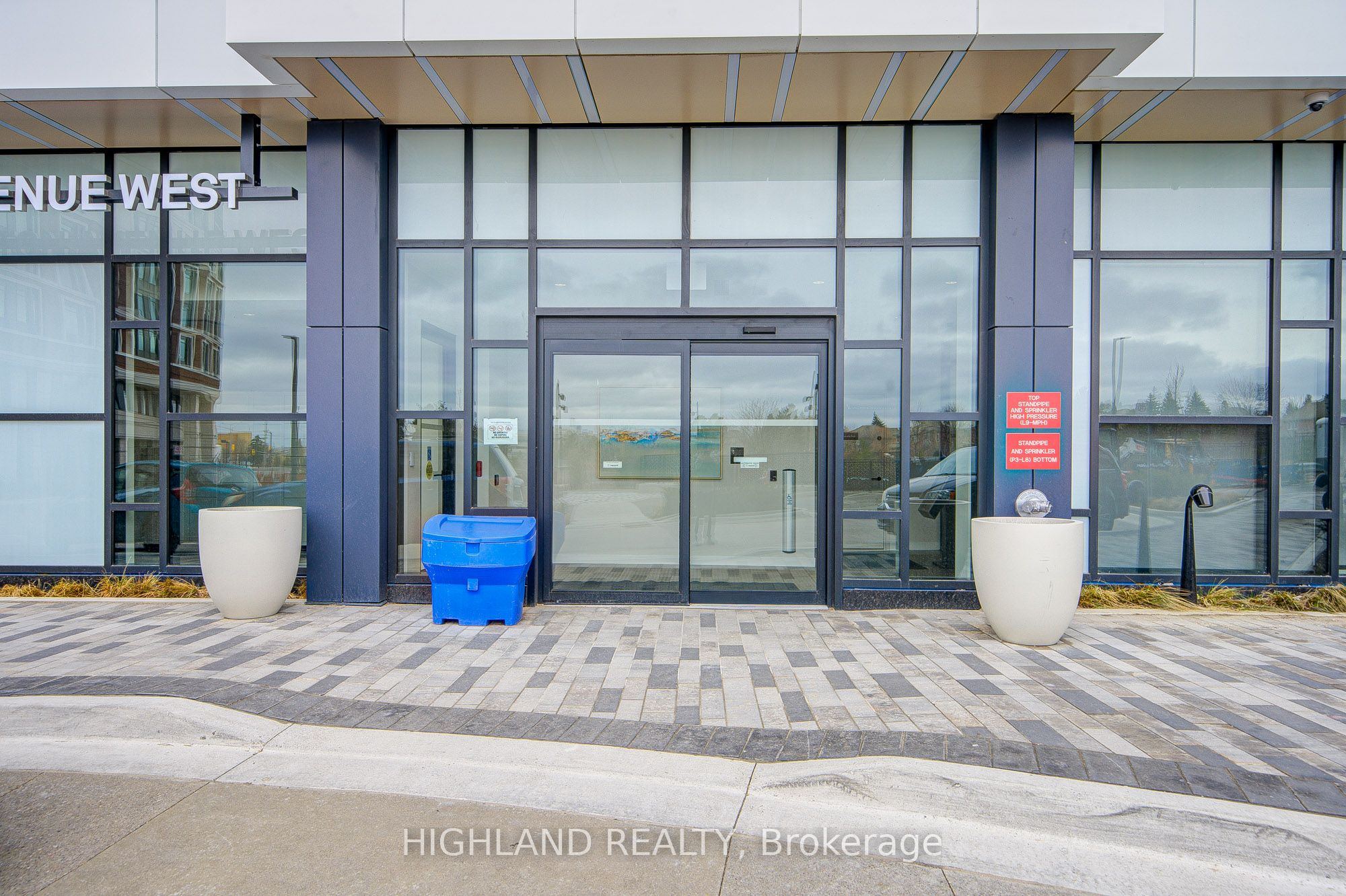 2495 Eglinton Avenue W 616