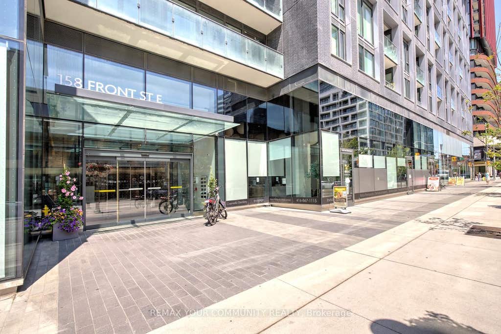 Photo of 158 Front Street E #618, Toronto, ON M5A 0K9 (MLS # C13607334)