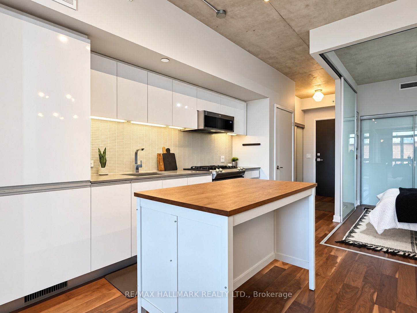 1190 Dundas Street E 219