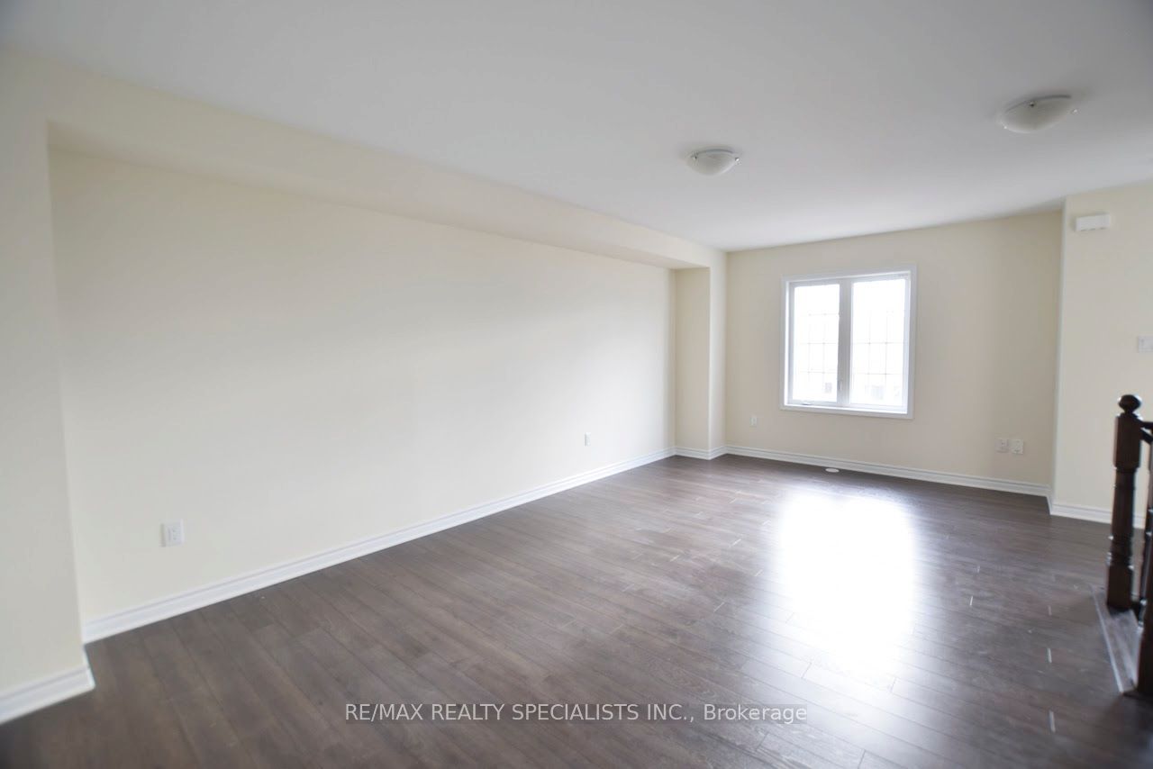 260 REIS Place