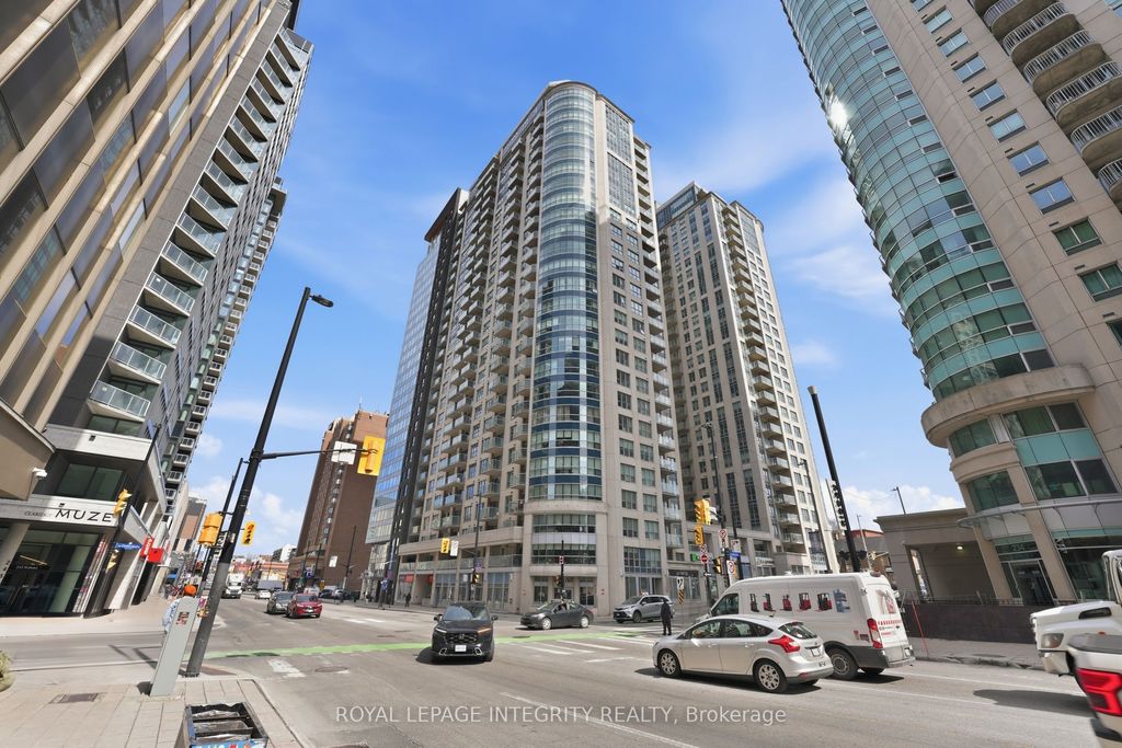 Photo of 242 Rideau Street #2403, Lower Town - Sandy Hill, ON K1N 0B7 (MLS # X13044736)