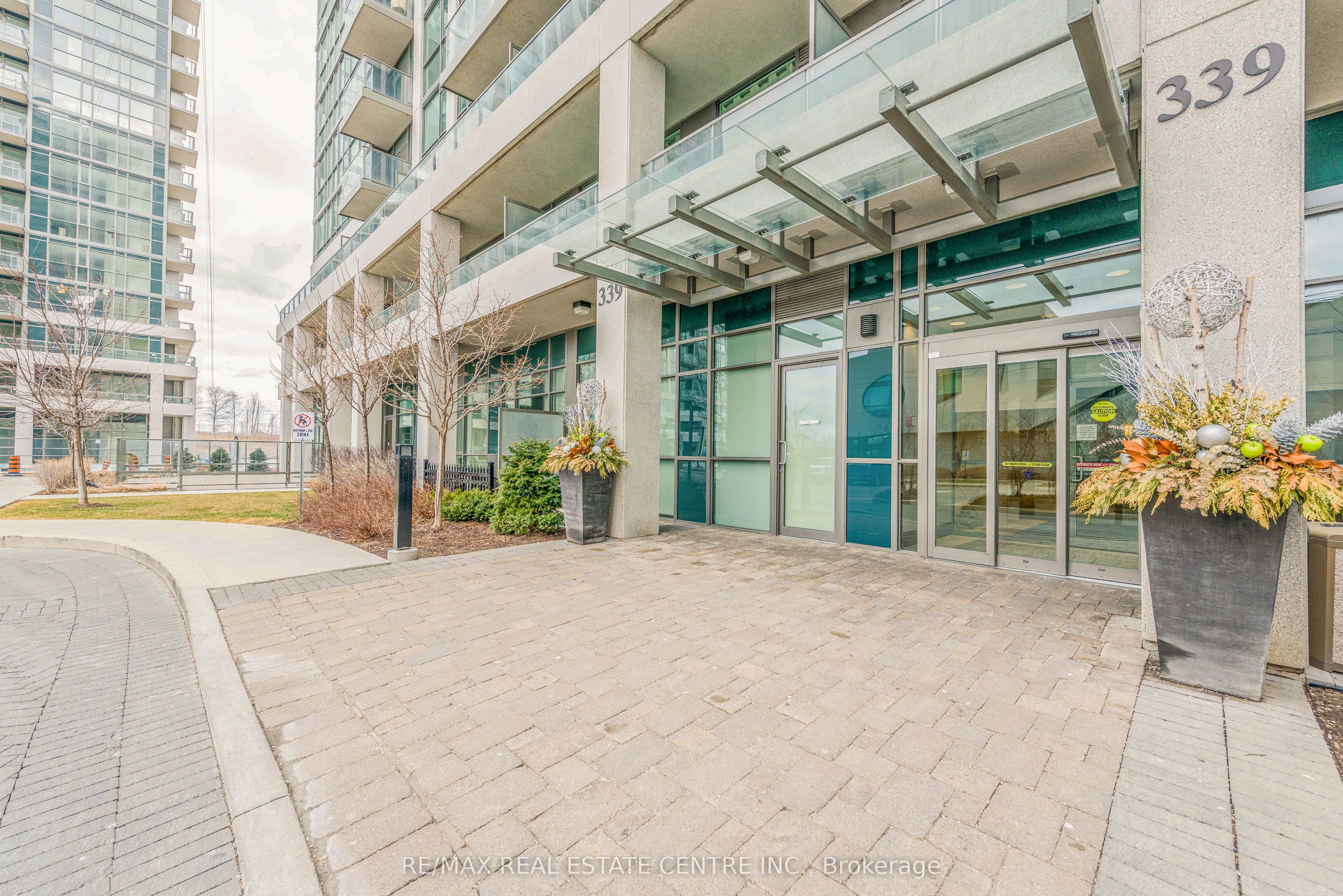 339 Rathburn Road W 2116