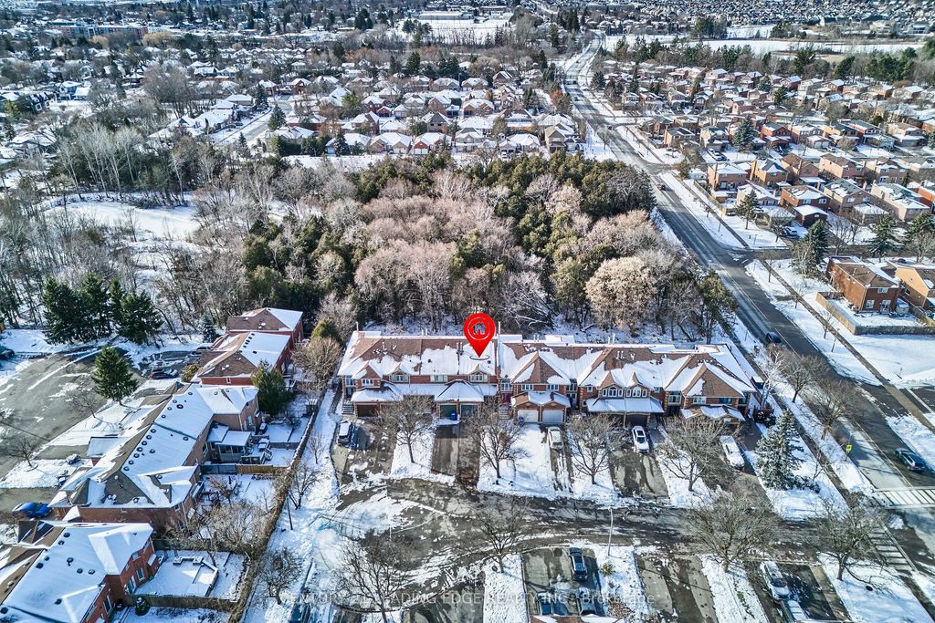 Photo of 14 Opal Court, Whitchurch-Stouffville, ON L4A 8C2 (MLS # N12594094)