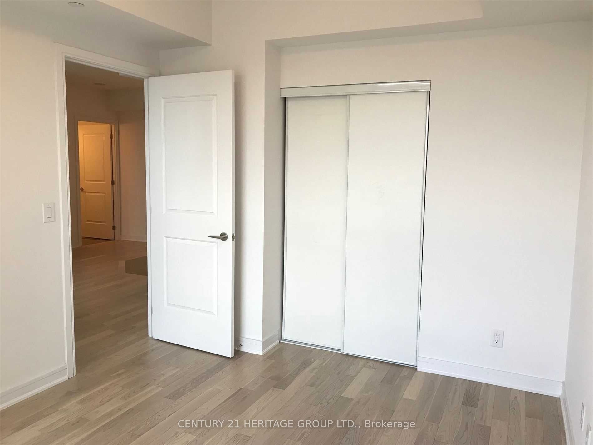 9201 Yonge Street NW 2202
