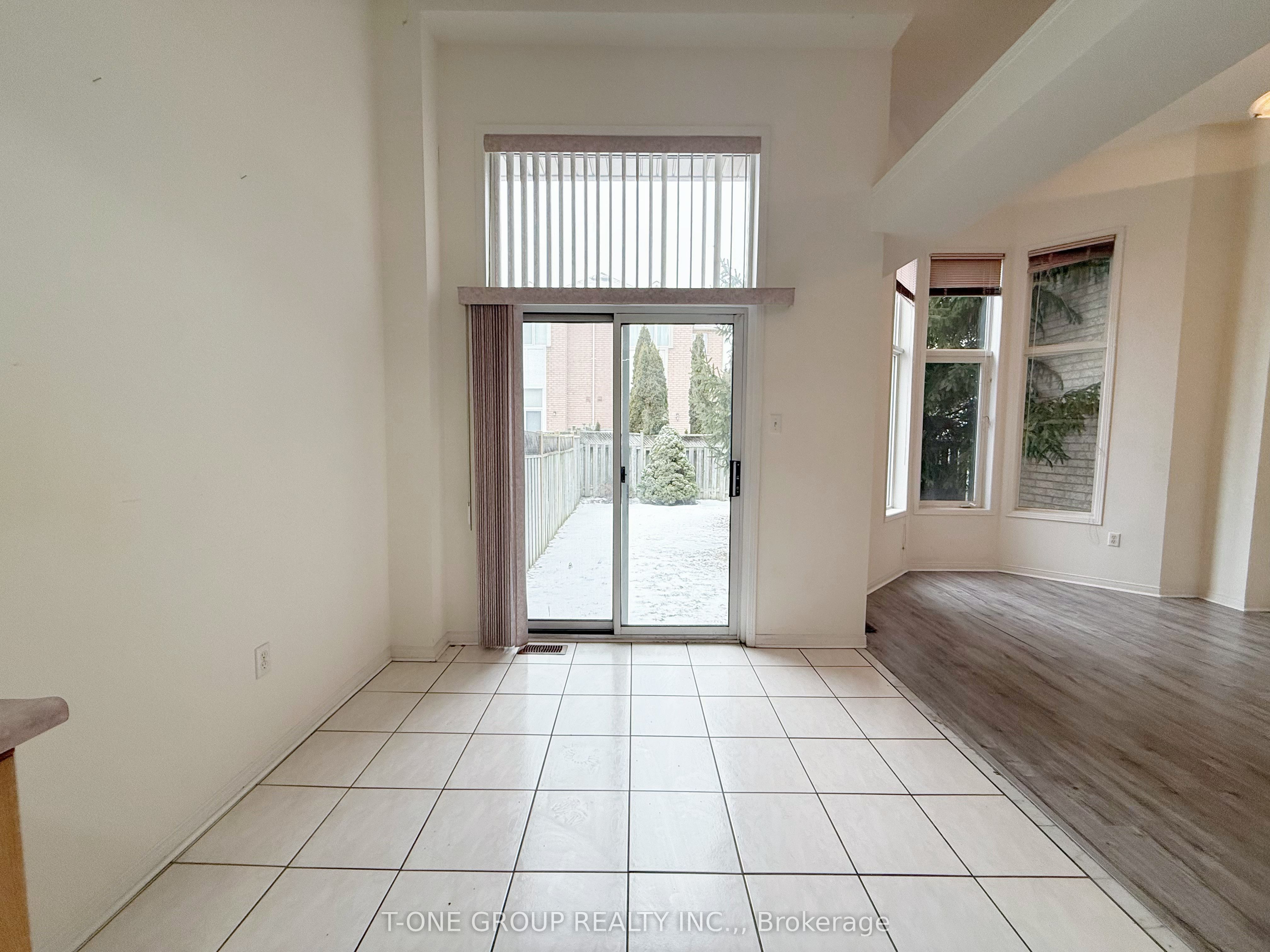 90 Bridlepath Street